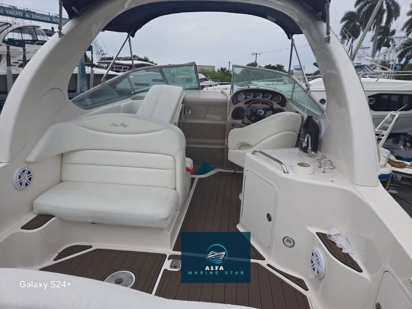330 Sea Ray